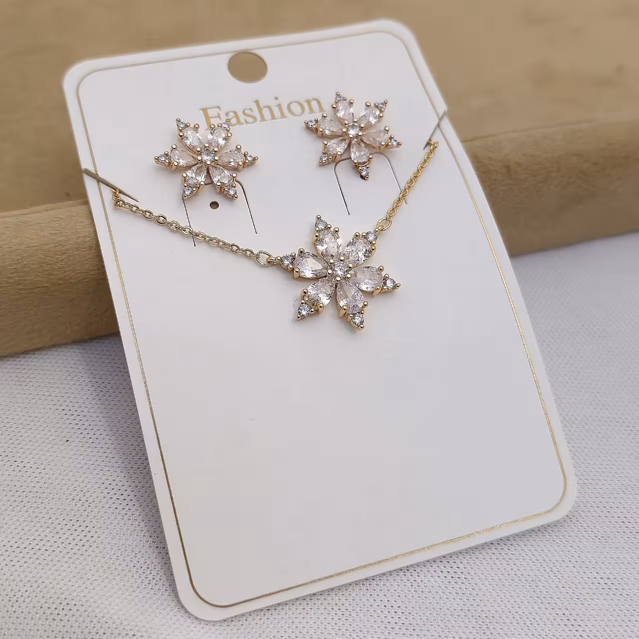 نیم ست فوق العاده جذاب ژوپینگ گل برجسته کریستالی هدیه ولنتاینی خاص ارسال رایگان