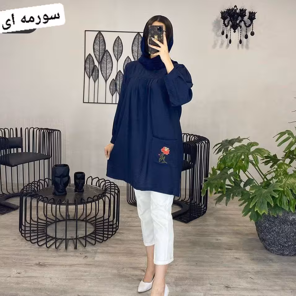 نام : مانتو جیب گلدوزی جنس : بابوس درجه یک رنگ بندی :