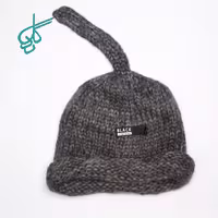 خرید کلاه بافت آکرلیک لبه برگرد دم دار مارک پارچه ای Black طوسی کد 2815584 - ردگل