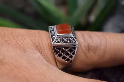 انگشتر نقره مردانه با نگین مارگازیت