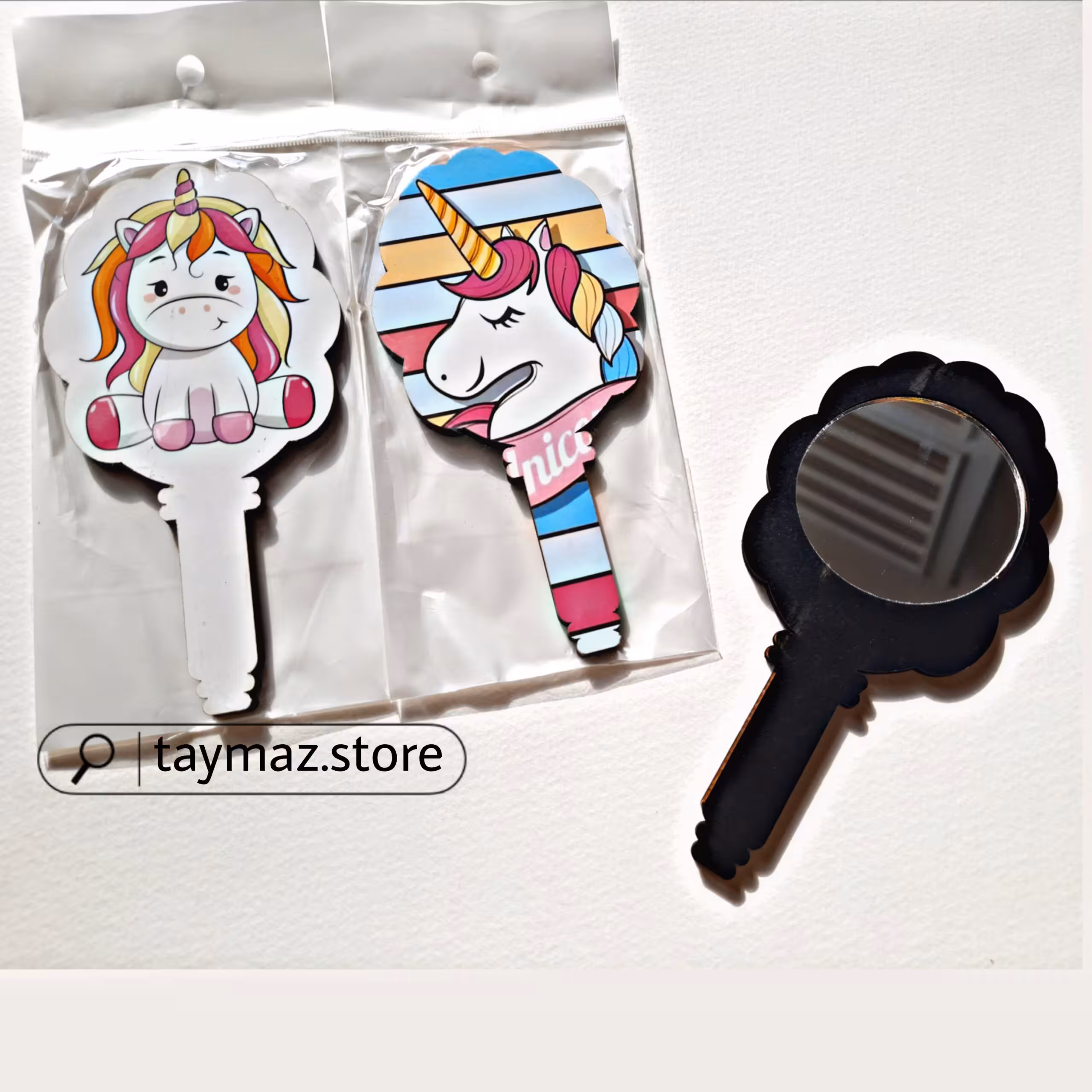 آینه چوبی دسته دار طرح اسب تکشاخ