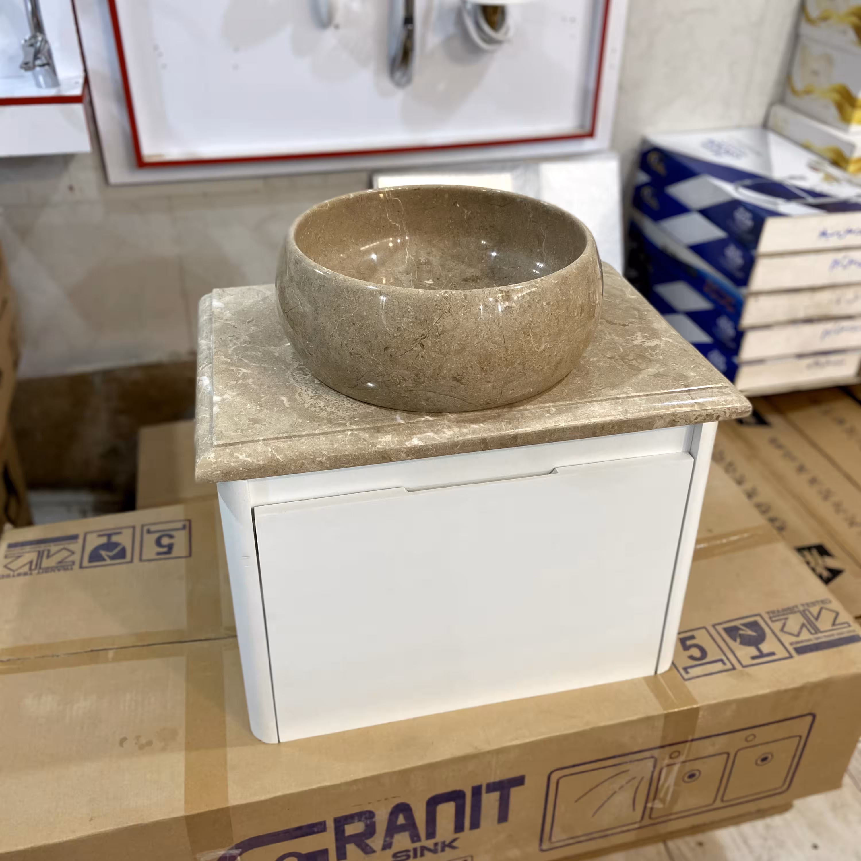 روشویی کابینتی پی وی سی به همراه کاسه سنگی طبیعی درجه یک