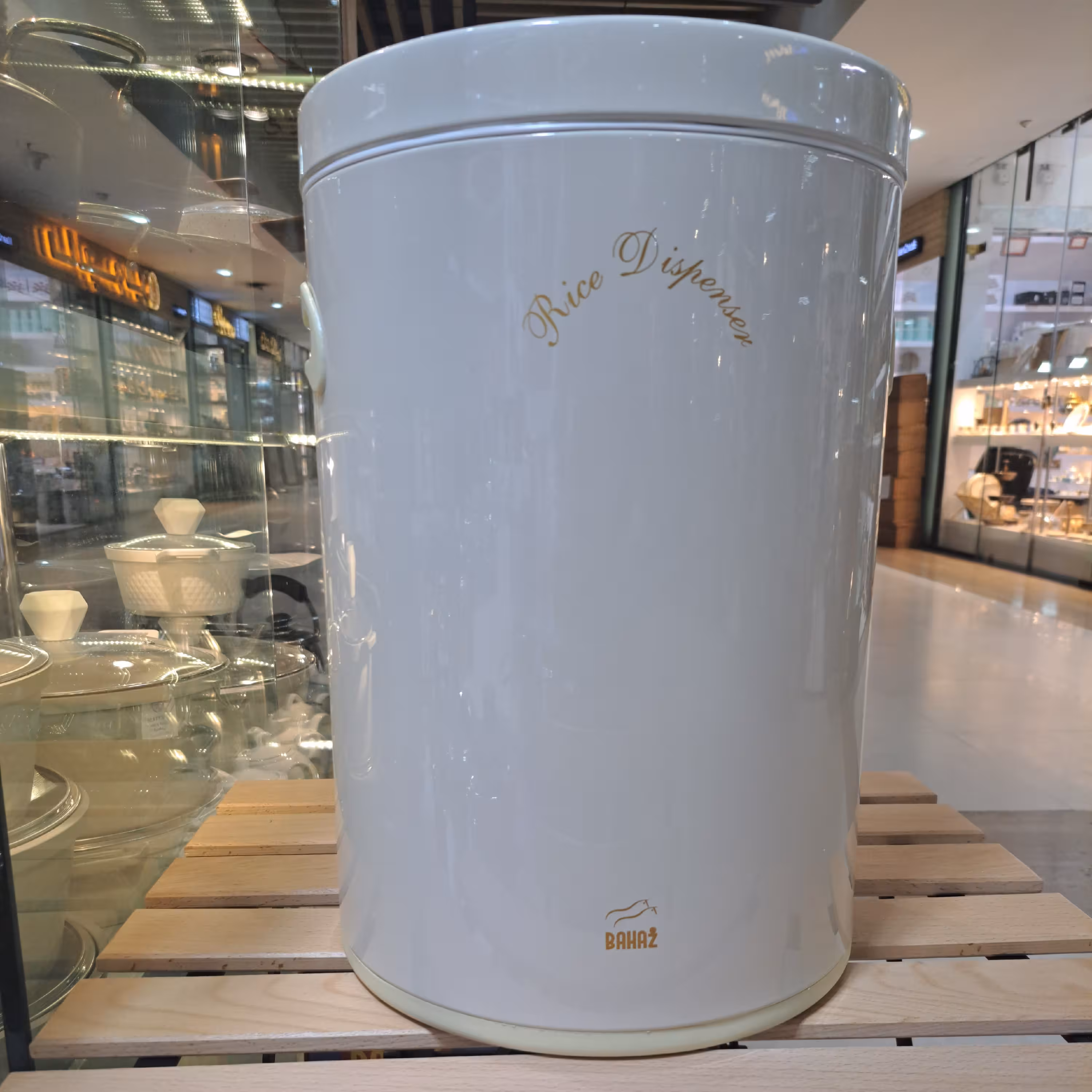  سطل برنج 12 کیلویی رنگ کرم در فلز برند بهاز کالا