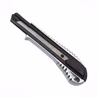 کاتر تویو پلاستیکی نقره ای Toyo 18mm