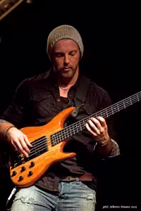 دانلود دوره Bass Masterclass 2 از Hemethod | بداهه‌نوازی بیس با سبک منحصربه‌فرد Hadrien Feraud