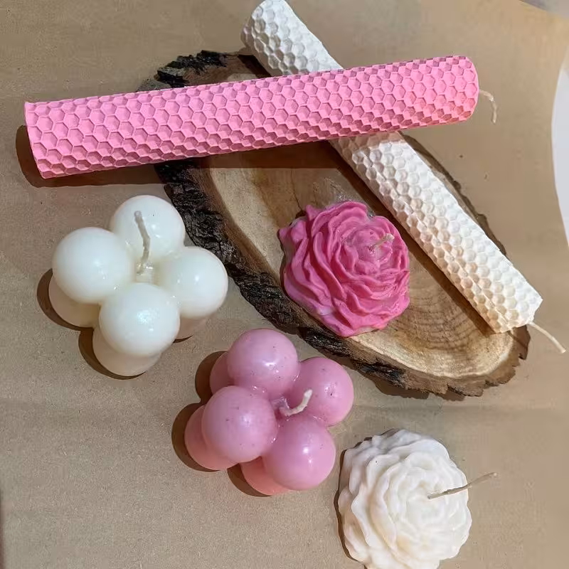 ست شمع-تم سفید صورتی-جذاب-6تیکه-دوعدد شمع بیزوکس سفید وصورتی