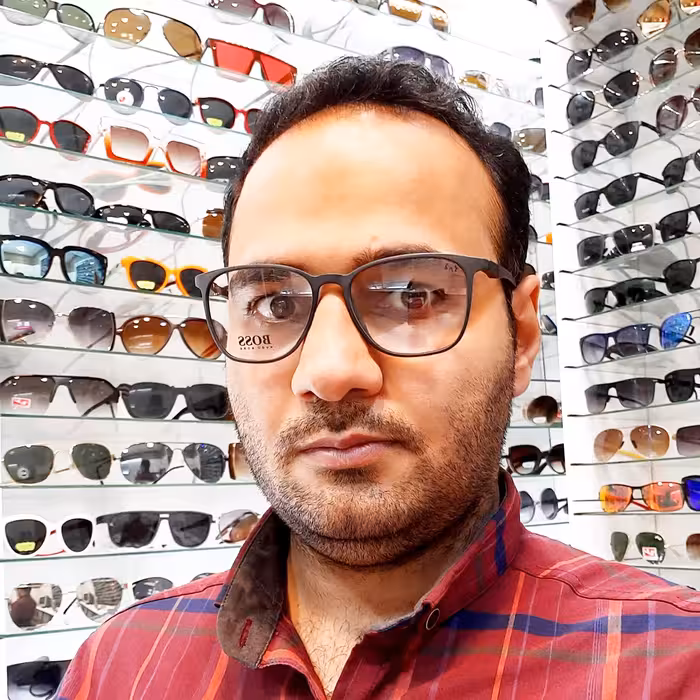 عینک طبی با عدسی بلوکات uv420  مخصوص کار با کامپیوتر و گوشی موبایل 