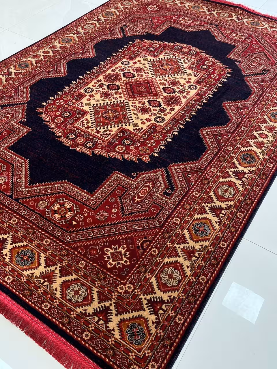 فرش لاکی 700شانه کاشان تراکم 2100