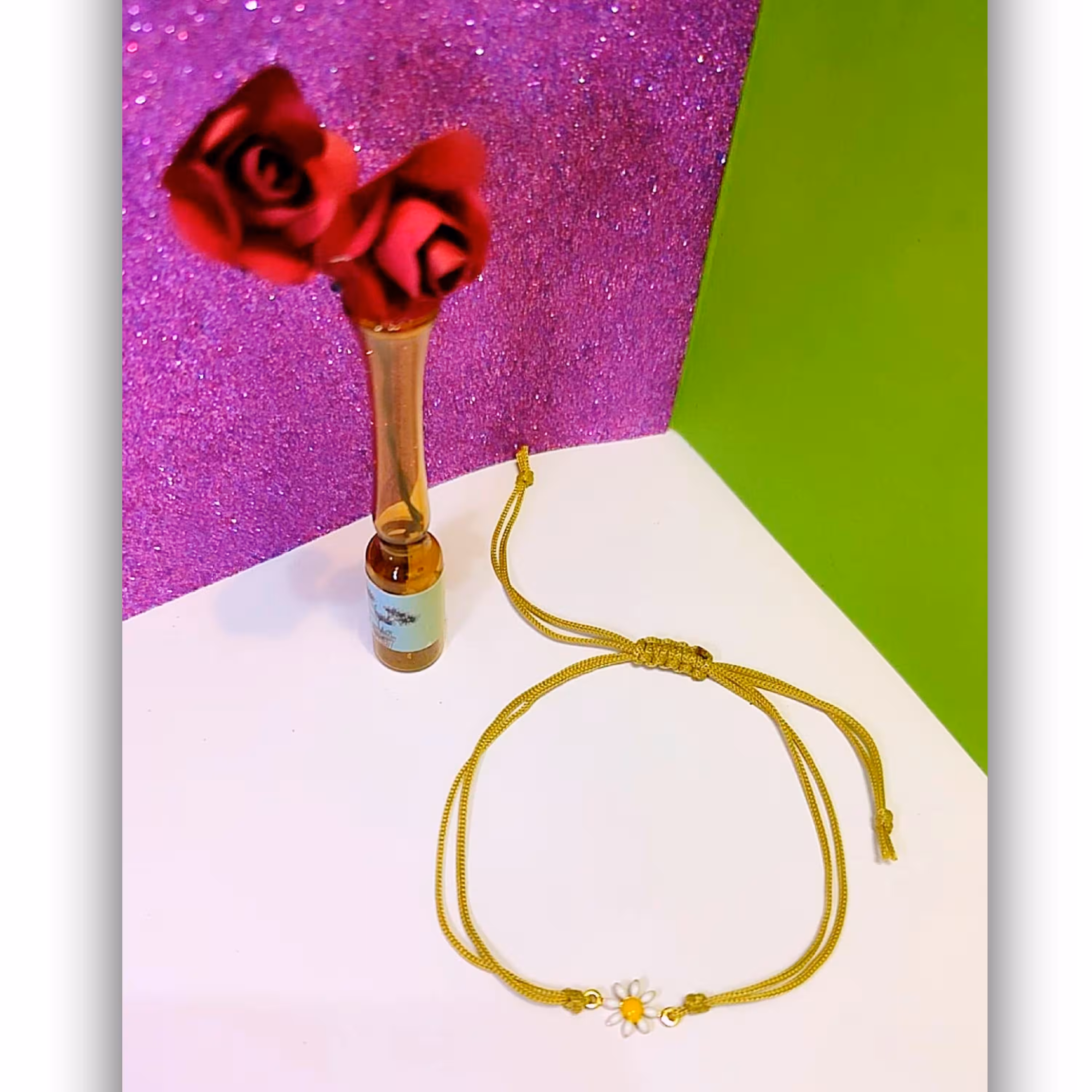 دستبند نخی با گل بابونهDk03