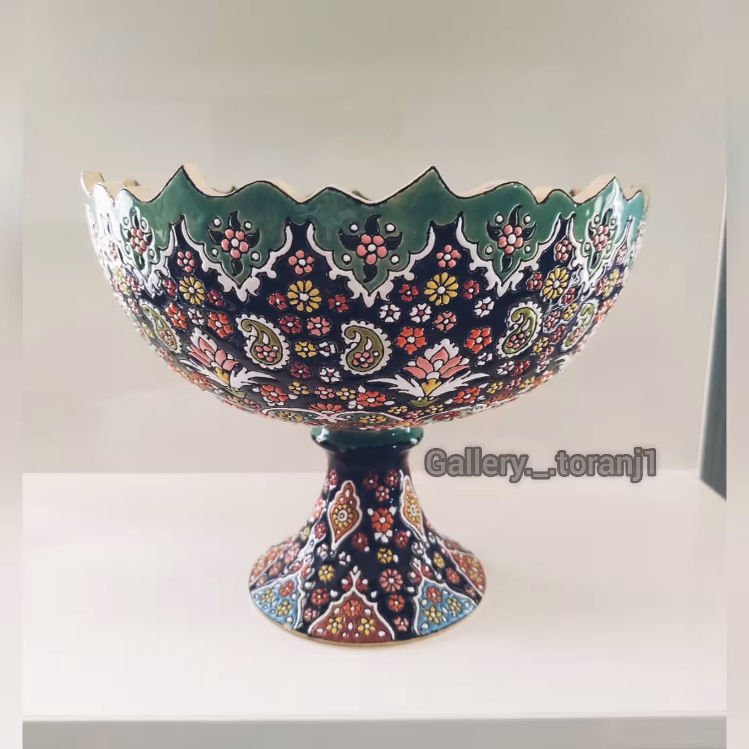 اجیل خوری و میوه خوری سایز متوسط پایه دار سفالی میناکاری