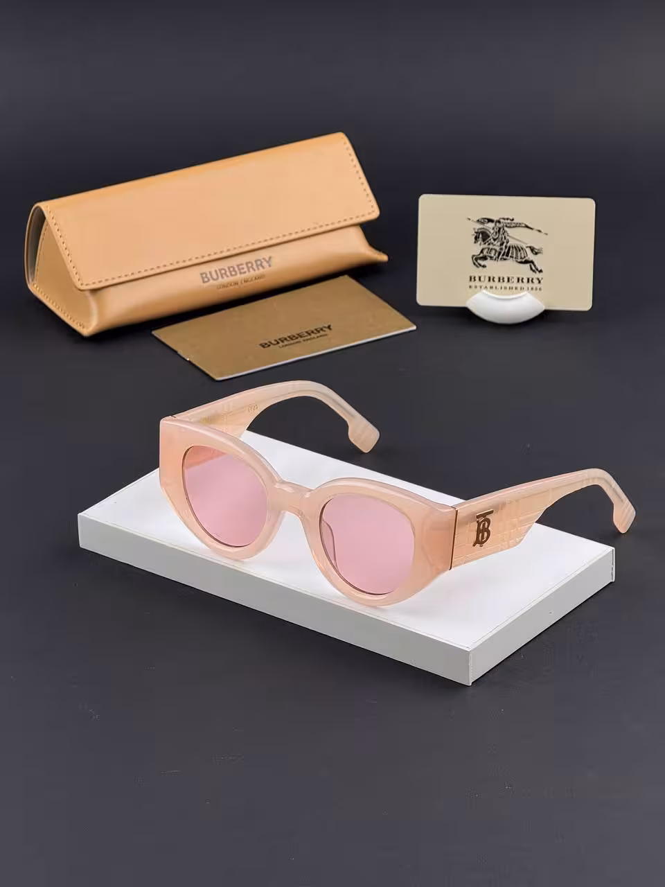 عینک بربری مدل BE4390