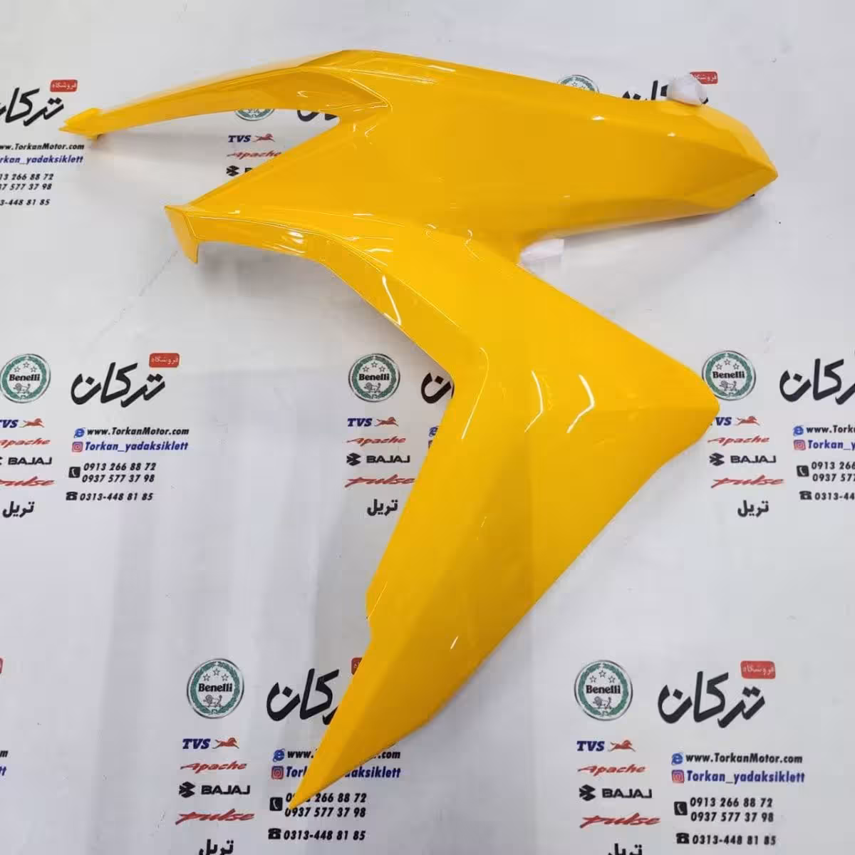 قاب ( کاور ) فلاپ بغل چراغ ( بلوری ) موتور طرح کلیک ( زرد براق ) ( چپ ) خارجی