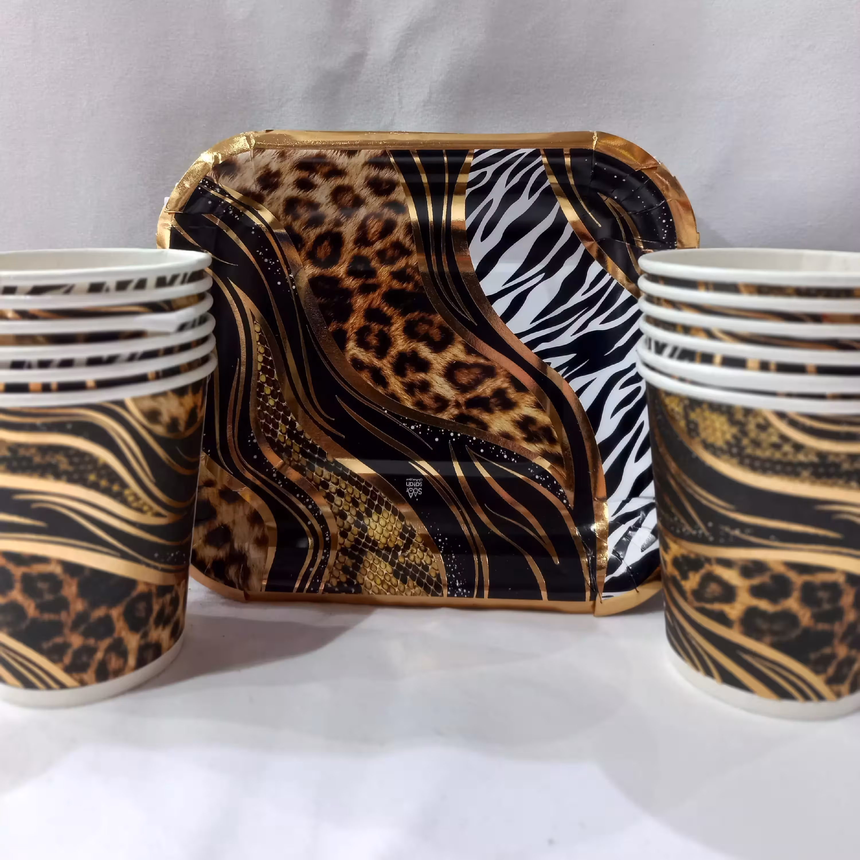 تم تولد لیوان و بشقاب تم پلنگی(پک12 عددی)