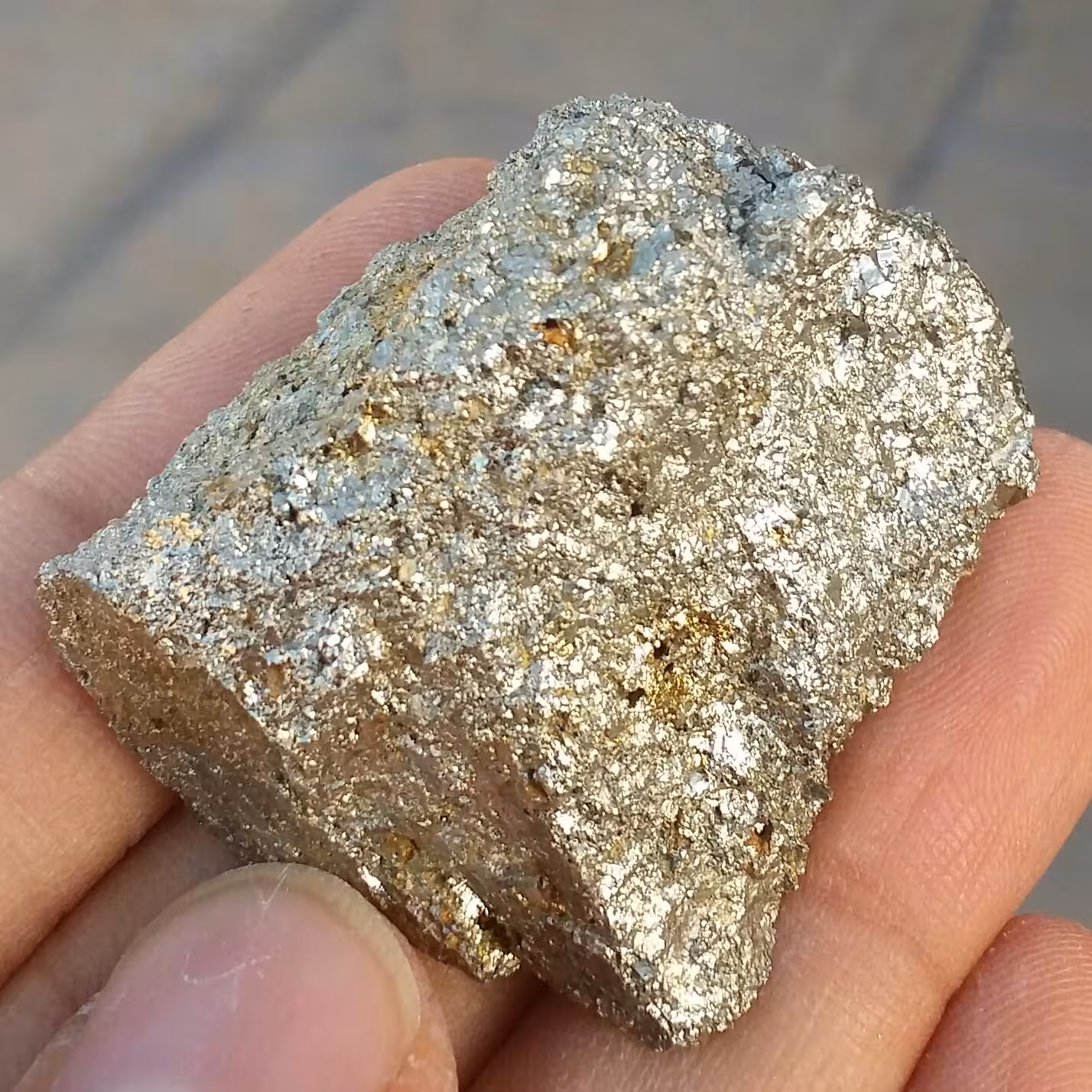 سنگ راف پیریت طلایی ملقب به سنگ طلا 100 در 100 طبیعی شاهکار خلقت
بی نظیر
کد 10875