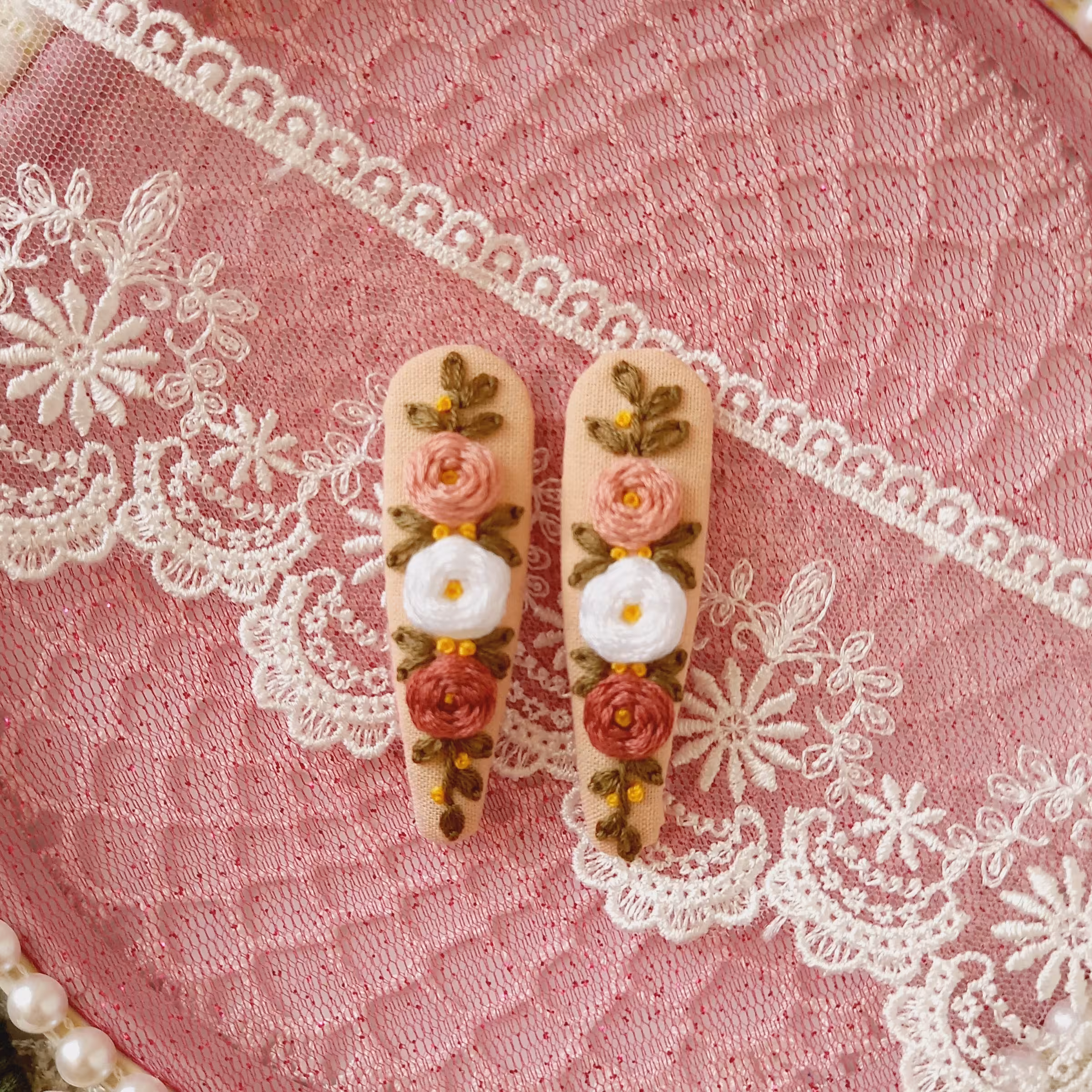 گیره تق تق گلدوزی رز