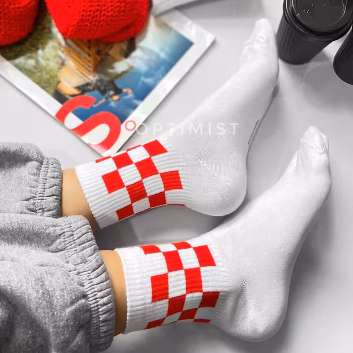 جوراب ساق شطرنج قرمز نیم ساق زمینه سفید فری سایز