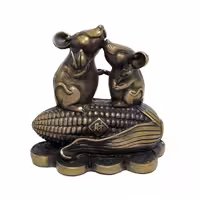 مجسمه جفت موش روی ذرت - کد3