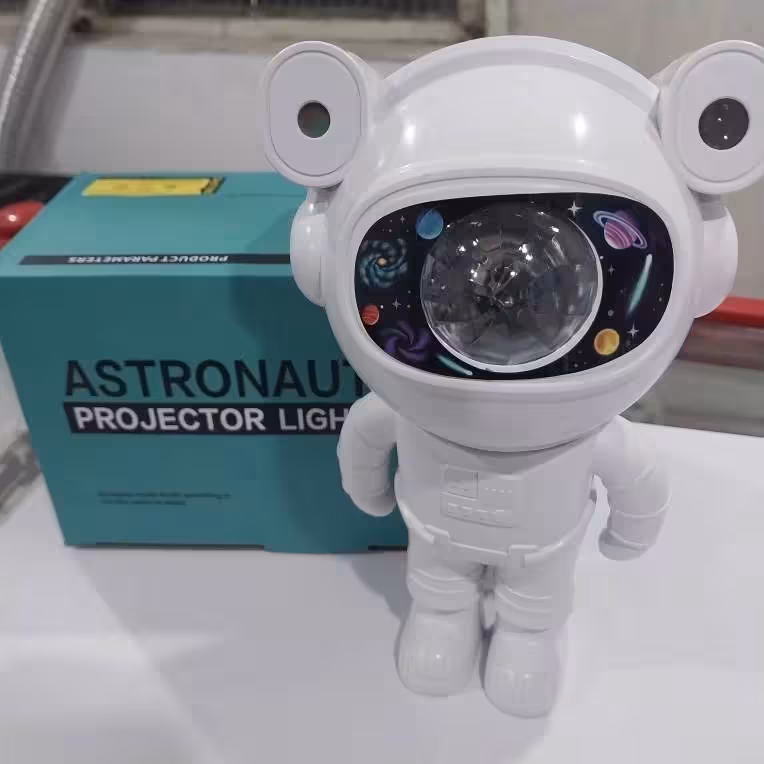 چراغ خواب فضانورد کهکشانی ASTRONAUT PROJECTOR LIGHT
