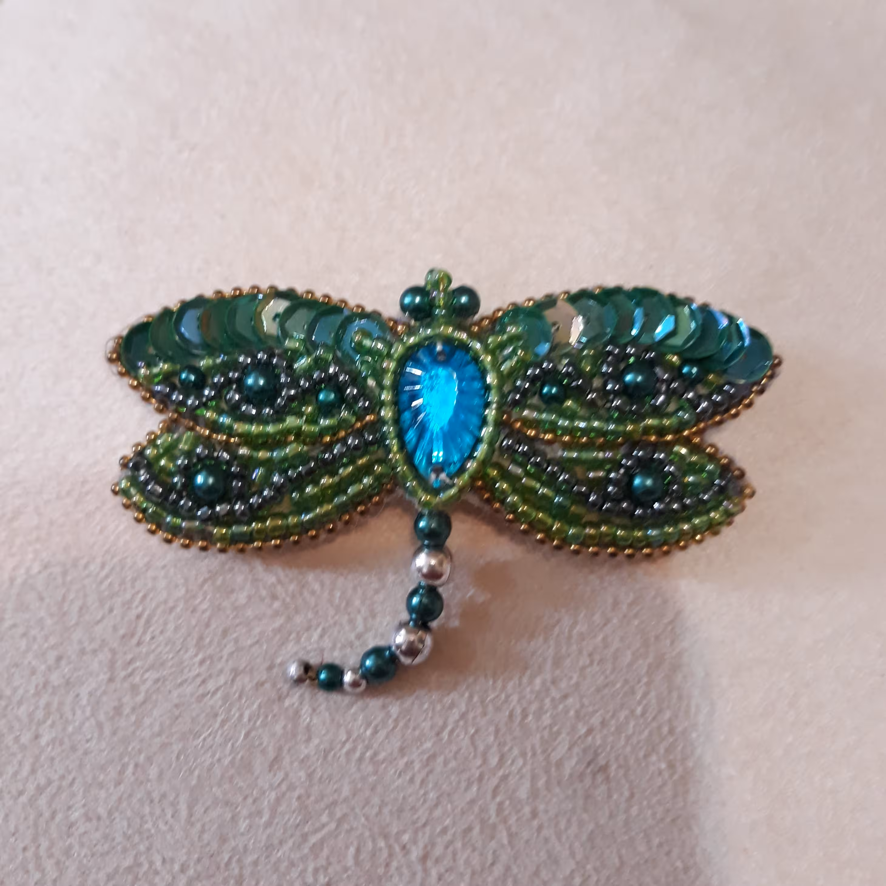 سنجاق سینه جواهردوزی طرح سنجاقک