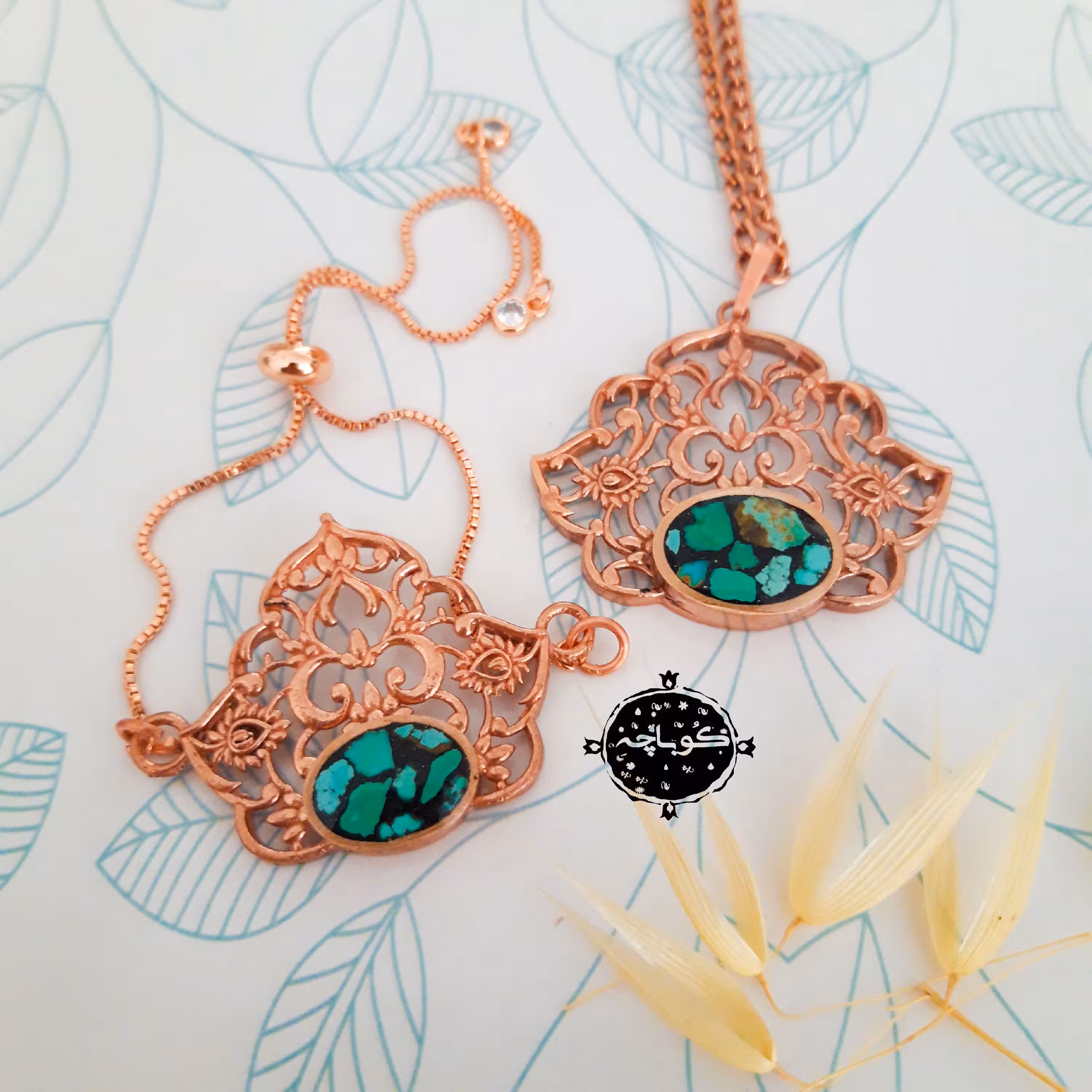 دستبند مس و فیروزه کوبی مدل تاج