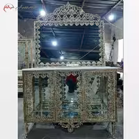 آینه کنسول ویترین دار برنزی 2 درب کار شده با طراحی خاص و آینه کاری زیبا، با کیفیت اعلاء