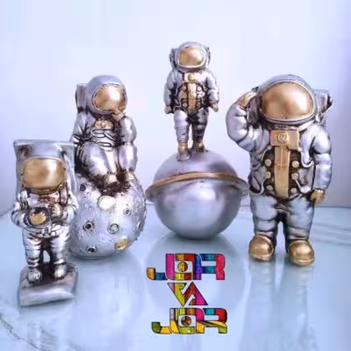 مجسمه فضانورد 4تکه