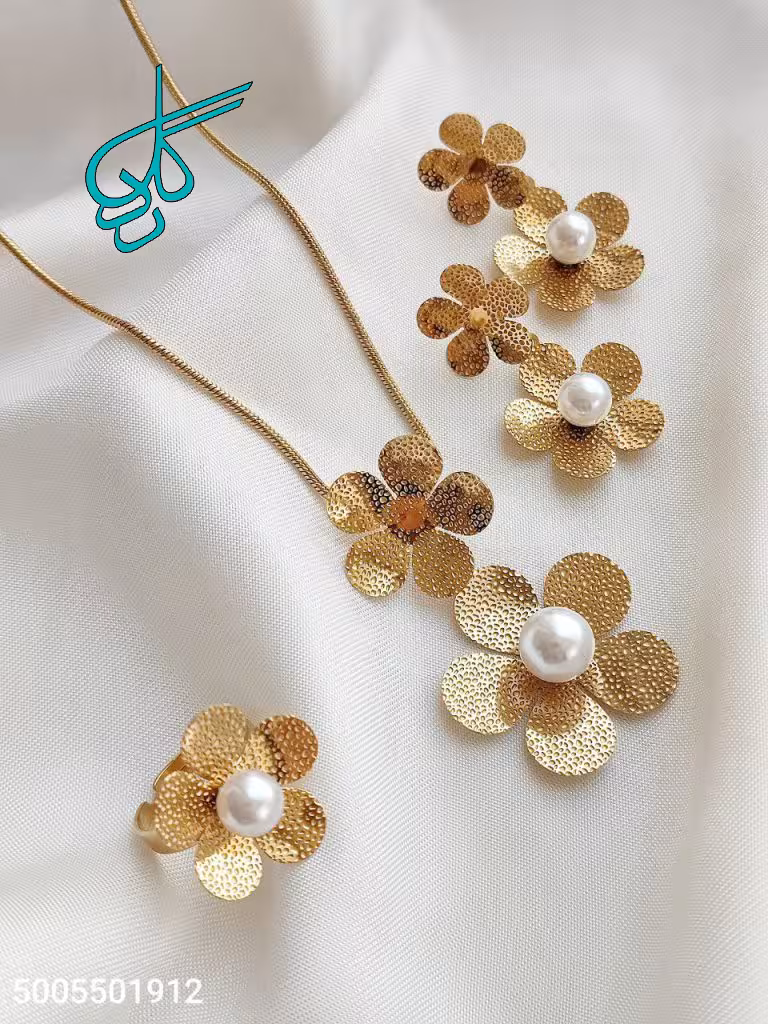 خرید نیمست زنانه جدید و شیک طرح گل مرواریدی رنگ طلایی همراه با انگشتر استیل رنگ ثابت کیفیت عالی کد 1715539 - ردگل