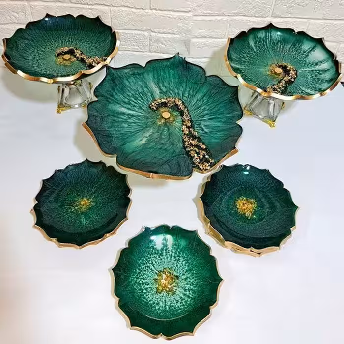 سرویس ظروف پذیرایی چهار تکه طرح سبز درباری