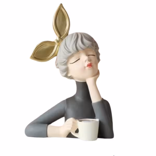 مجسمه دختر نسکافه به دست