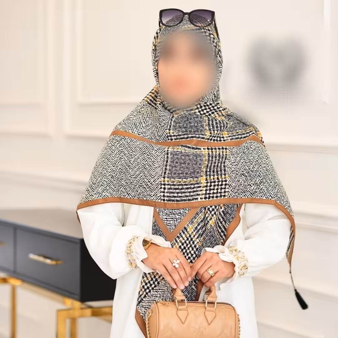 روسری نخ منگوله دار
