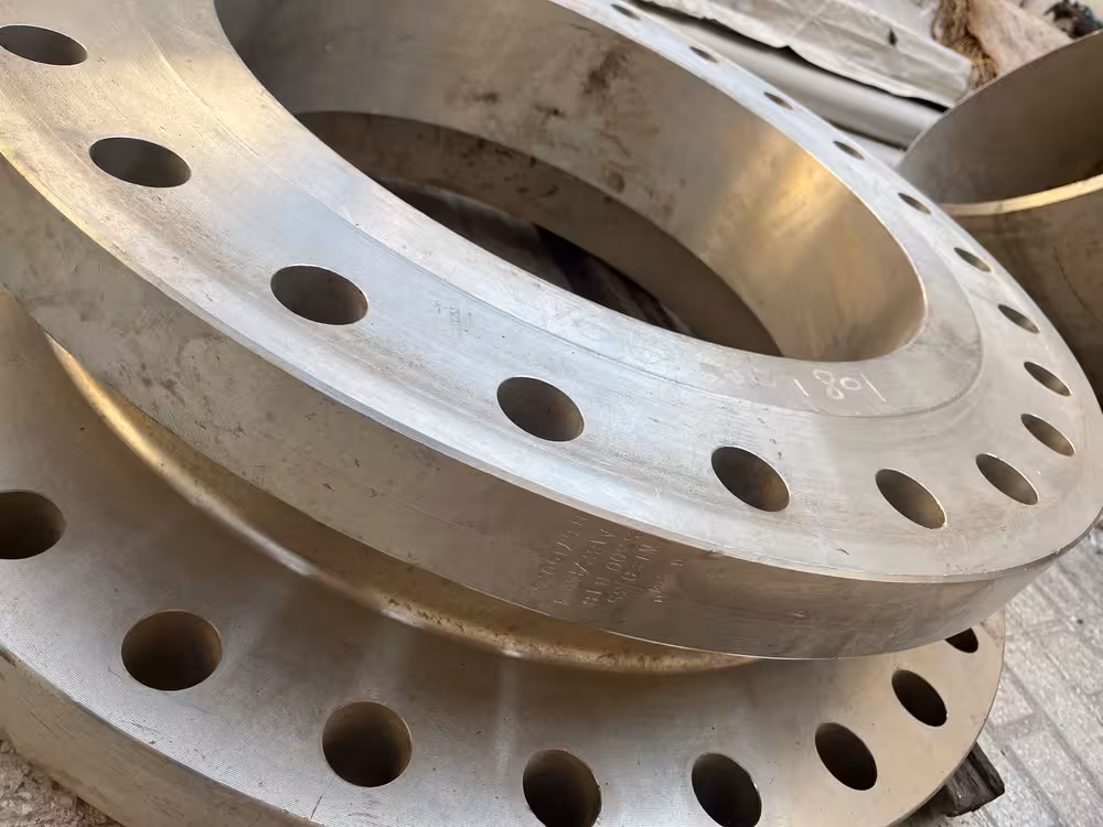 فلنج گلودار 24 اینچ استنلس استیل ریس فیس رده 10 کلاس 300  B16.5 از جنس  A SA182/F304