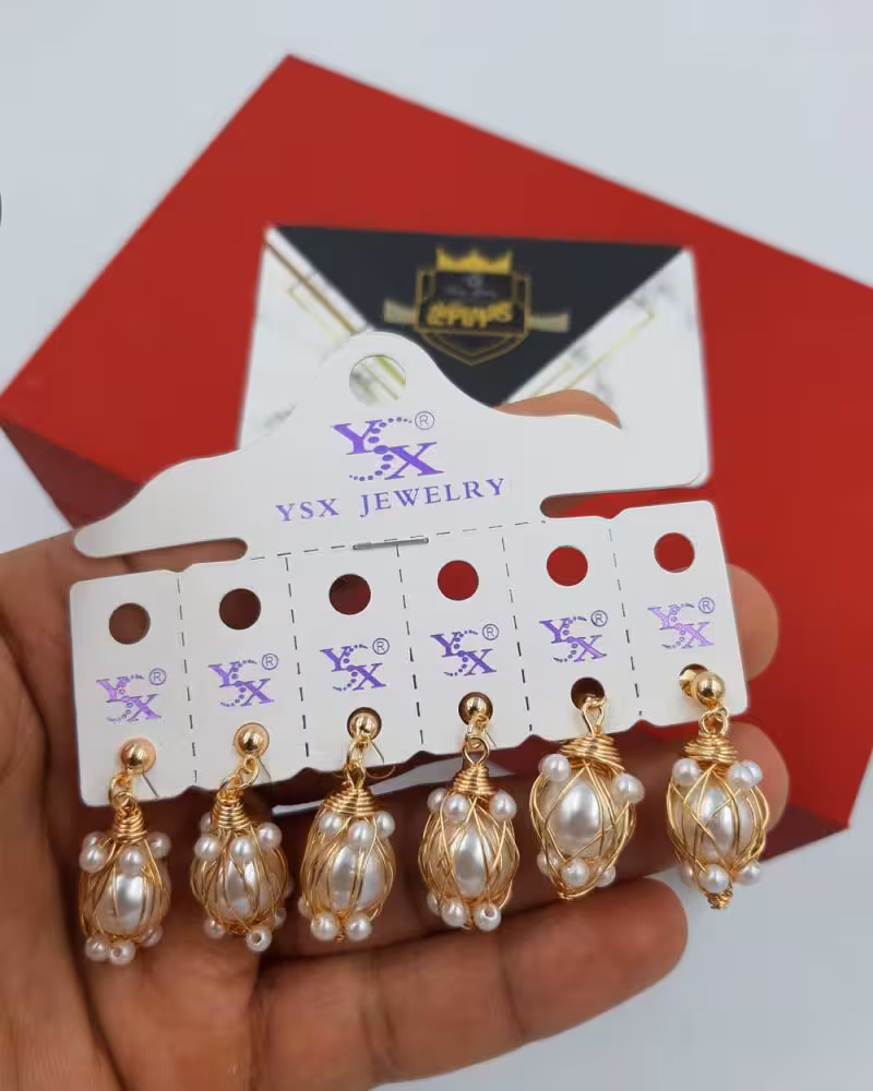 گوشواره مروارید دار