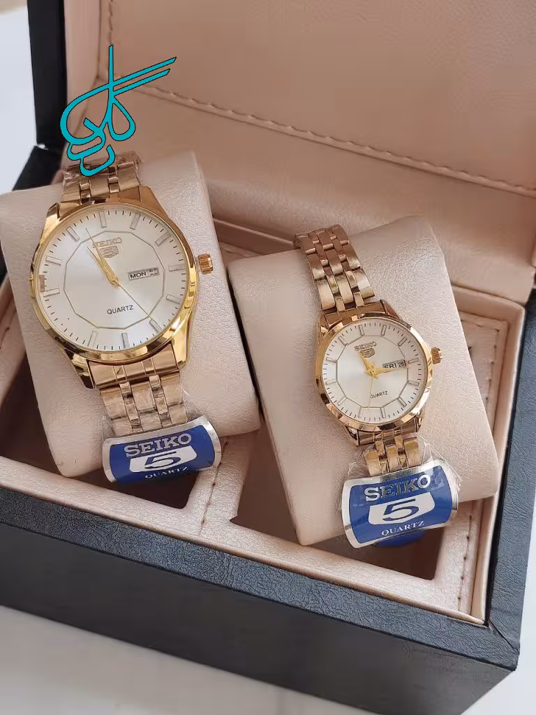 خرید ست ساعت مردانه و زنانه سیکو رنگ ثابت دارای دو تقویم ماهانه و هفتگی دارای قفل ضامن دار کیفیت عالی دارای کد 2117221 - ردگل