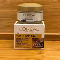 کرم ضدچروک مخصوص بالای 50 سال آبرسان جوانساز لورال پاریس loreal paris