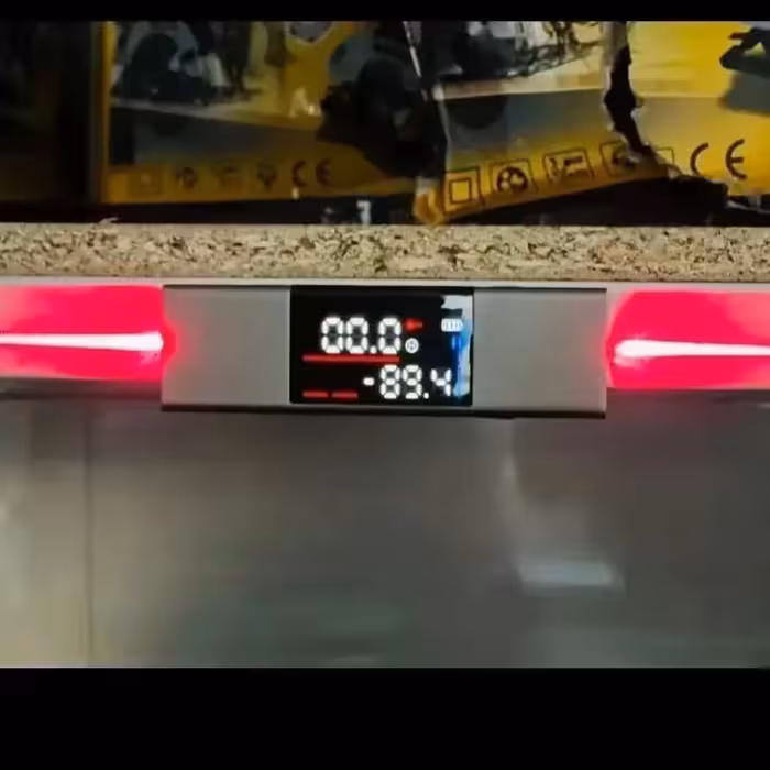 تراز و شیب سنج لیزری(دیجیتالی)
زاویه سنج
قابلیت چرخش 360 درجه
مگنتی
صفحه نمایش دیجیتال