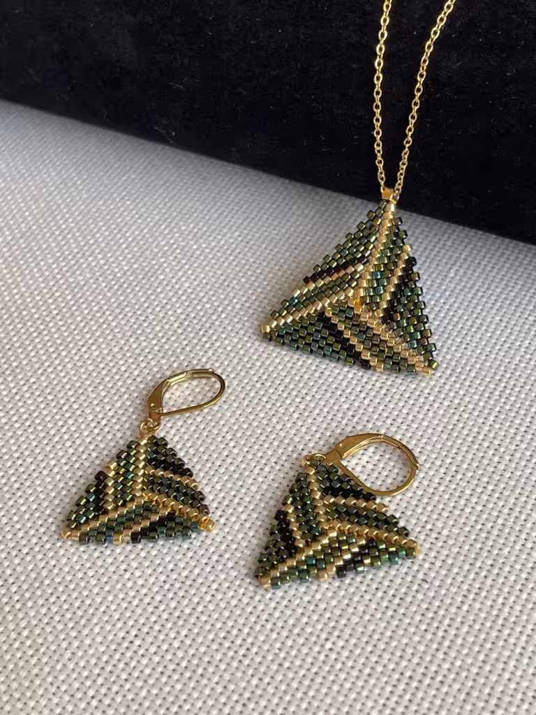 نيم ست مونجوقبافت