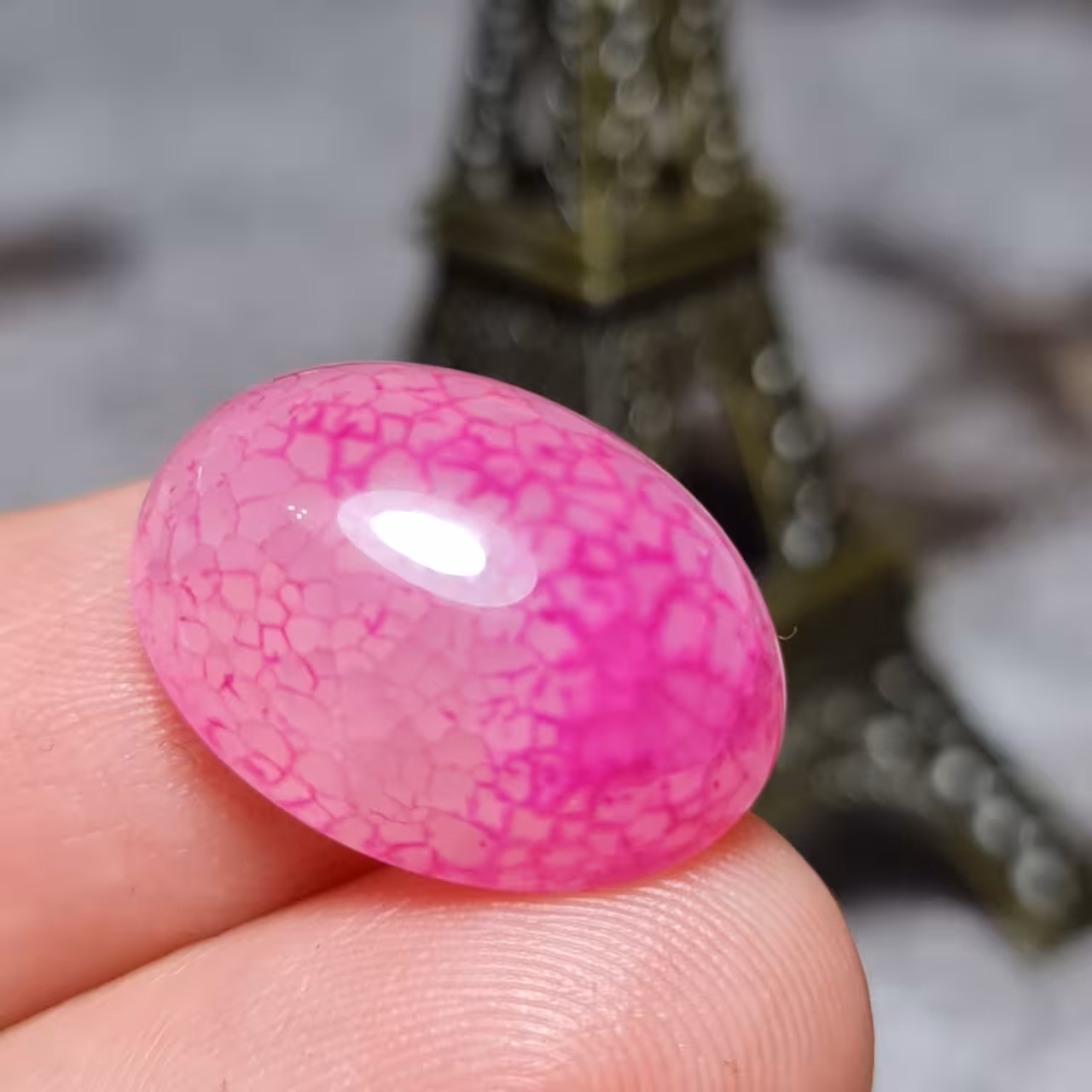  نگین فوق العاده زیبای سنگ عقیق دراگون اصل معدنی
 سایز 20 در 15 میلیمتر
کد 24946