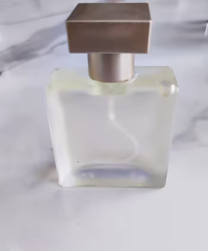 ادکلن باکارادرژ قرمز اورجینال تو حجم 35میل ریخته شده با ماندگاری 48ساعته