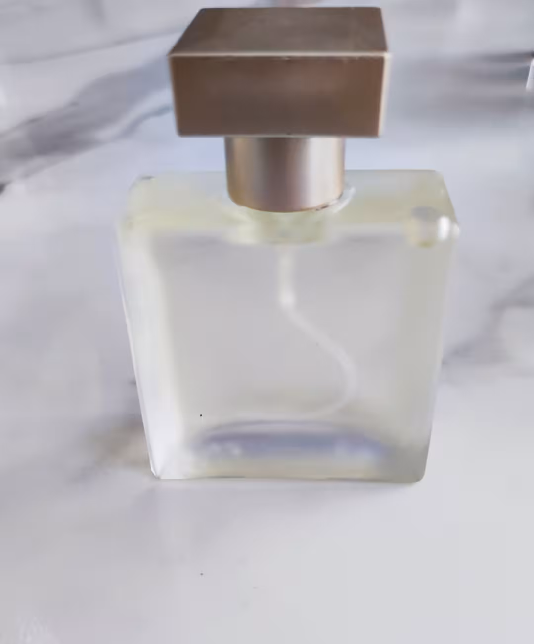 ادکلن باکارادرژ قرمز اورجینال تو حجم 35میل ریخته شده با ماندگاری 48ساعته