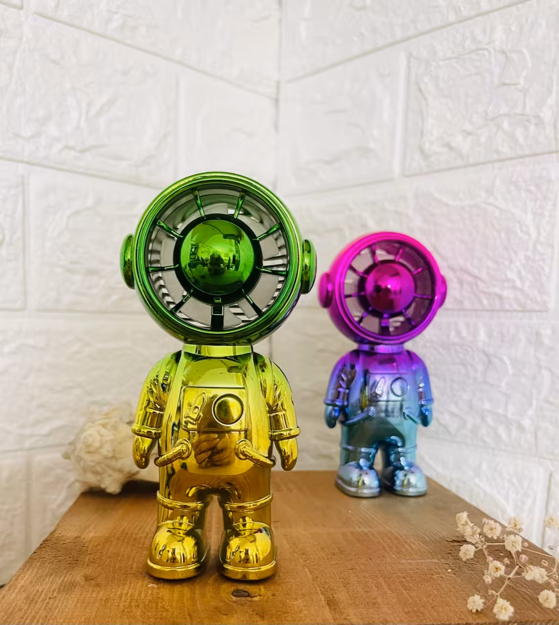 پنکه شارژی فضانورد2