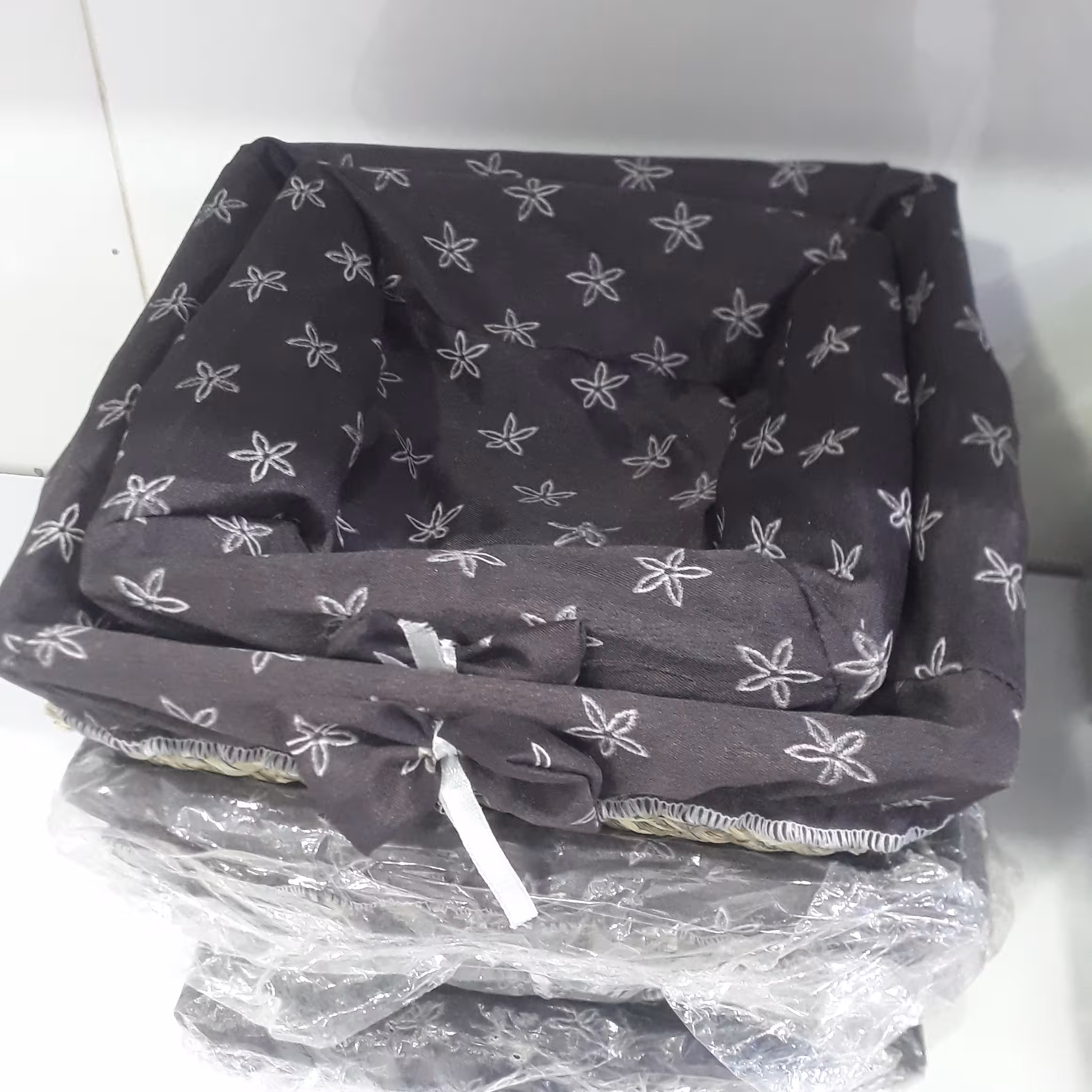 سبد نان و سبزی 