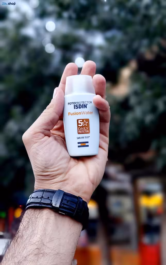کرم ضد آفتاب ایزدین izdin فیوژن واتر بی رنگ spf 50 مدل intense hydrating