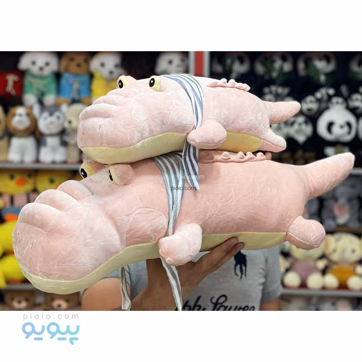 عروسک تمساح دستمال گردن دار