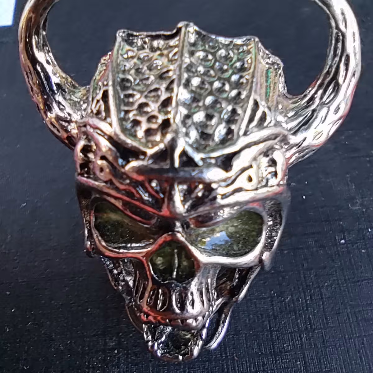 انگشتر طرح اسکلت شاخ دار