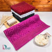 حوله دستی MAESTA رنگ سرخابی تیره