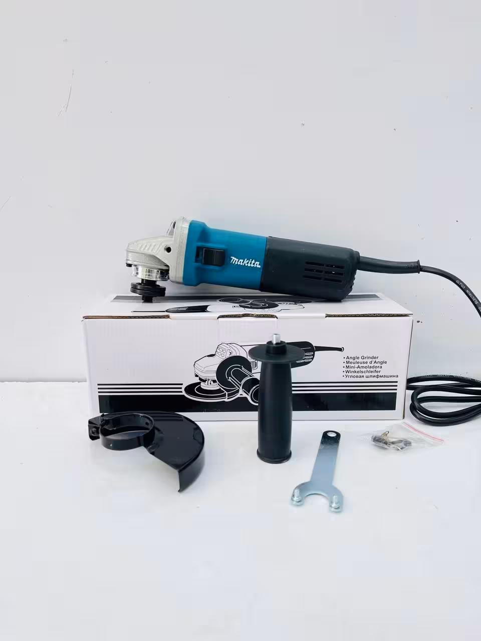 مینی سنگ دیمردار 840 وات ماکیتا مدل HN9555