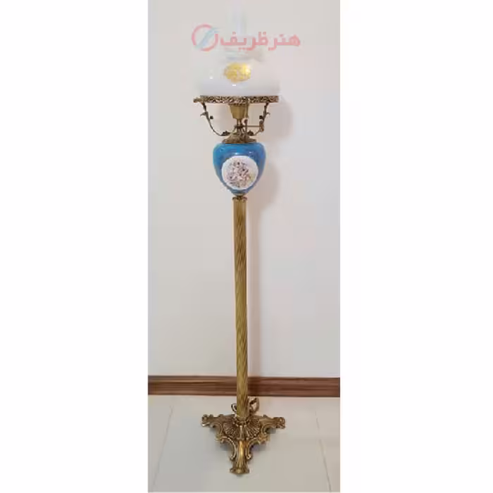 کنارسالنی مدل قالپاقی با پایه سرامیکی و جزئیات برنجی