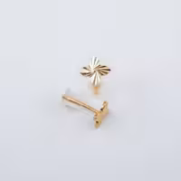 گوشواره میخی طلا طرح گل