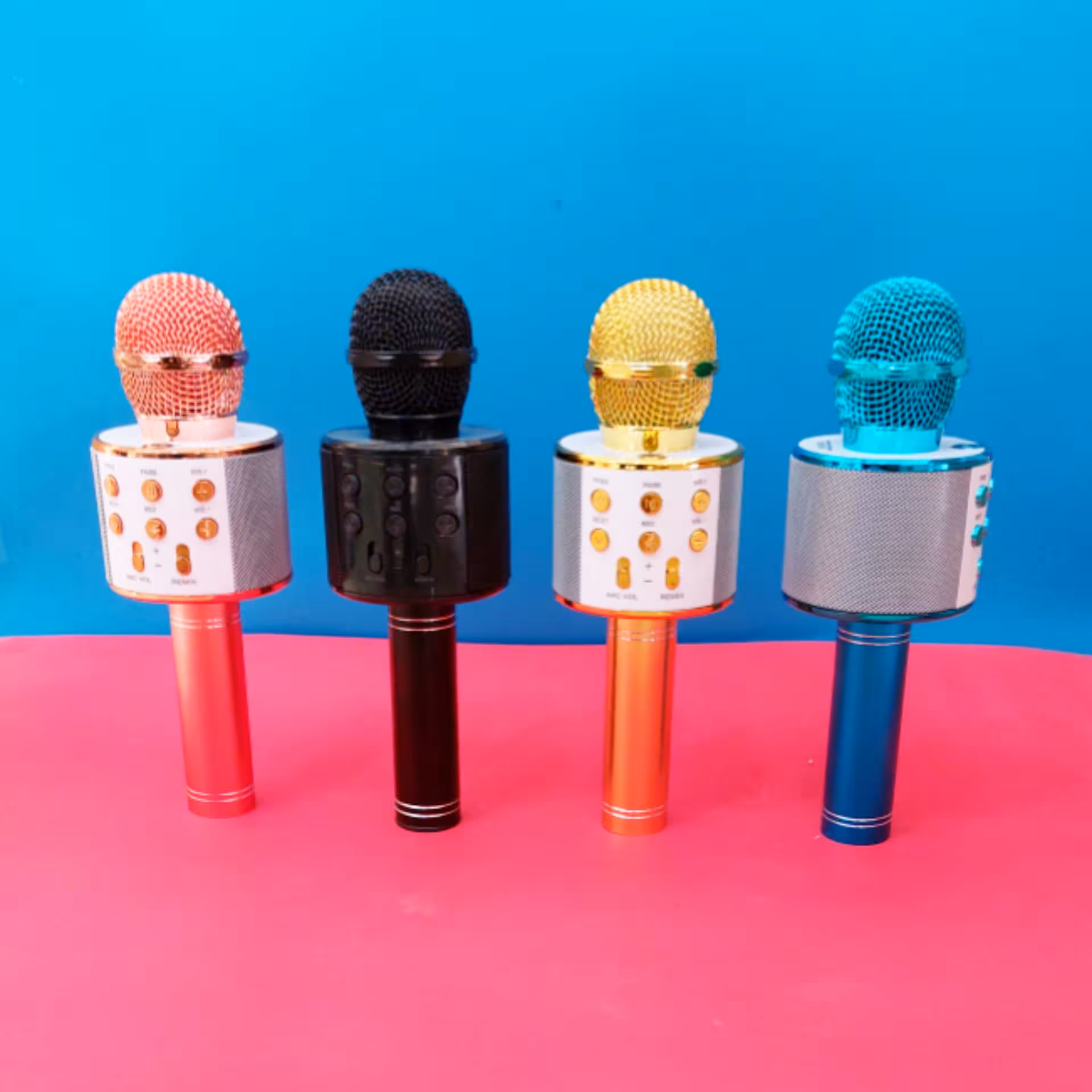 اسپیکر میکروفون باطری بزرگ با قابلیت تغییر صدا و رنگبندی متفاوت