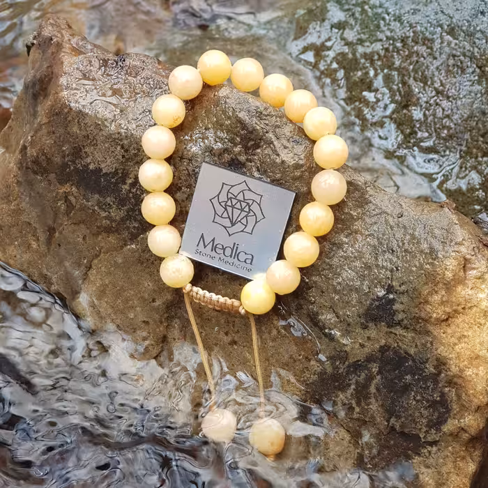 دستبند سنگ کلسیت زرد- نارنجی
سنگ رشد جسمی و ذهنی 
جاذب امواج منفی
سایز 8
کد 126 
